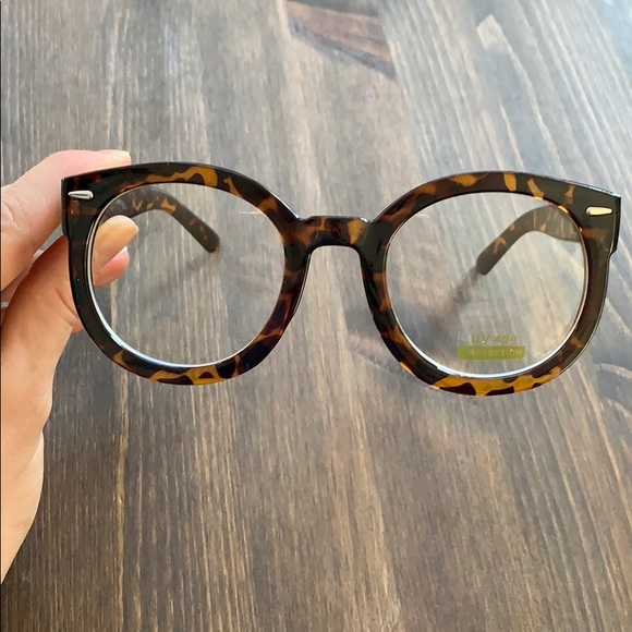 Accessories - Oversized Round Glasses